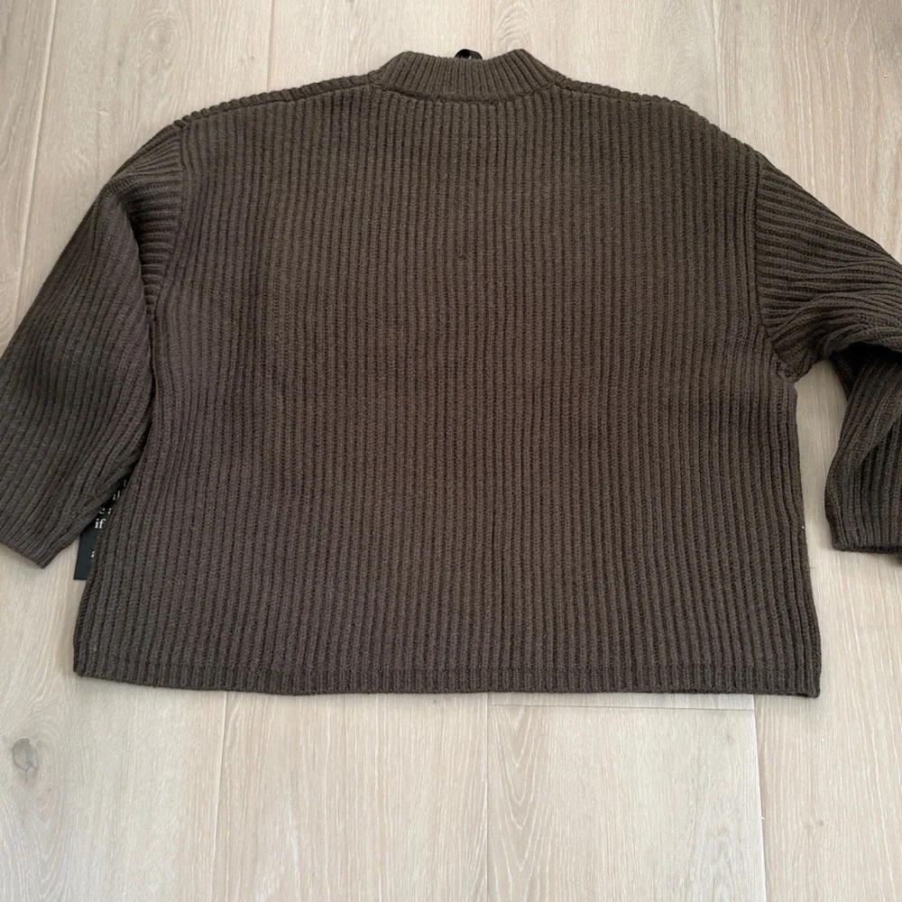 Tuckernuck Pomander Place Crewneck Sweater Olive Green Large NWT large - Picture 7 of 7